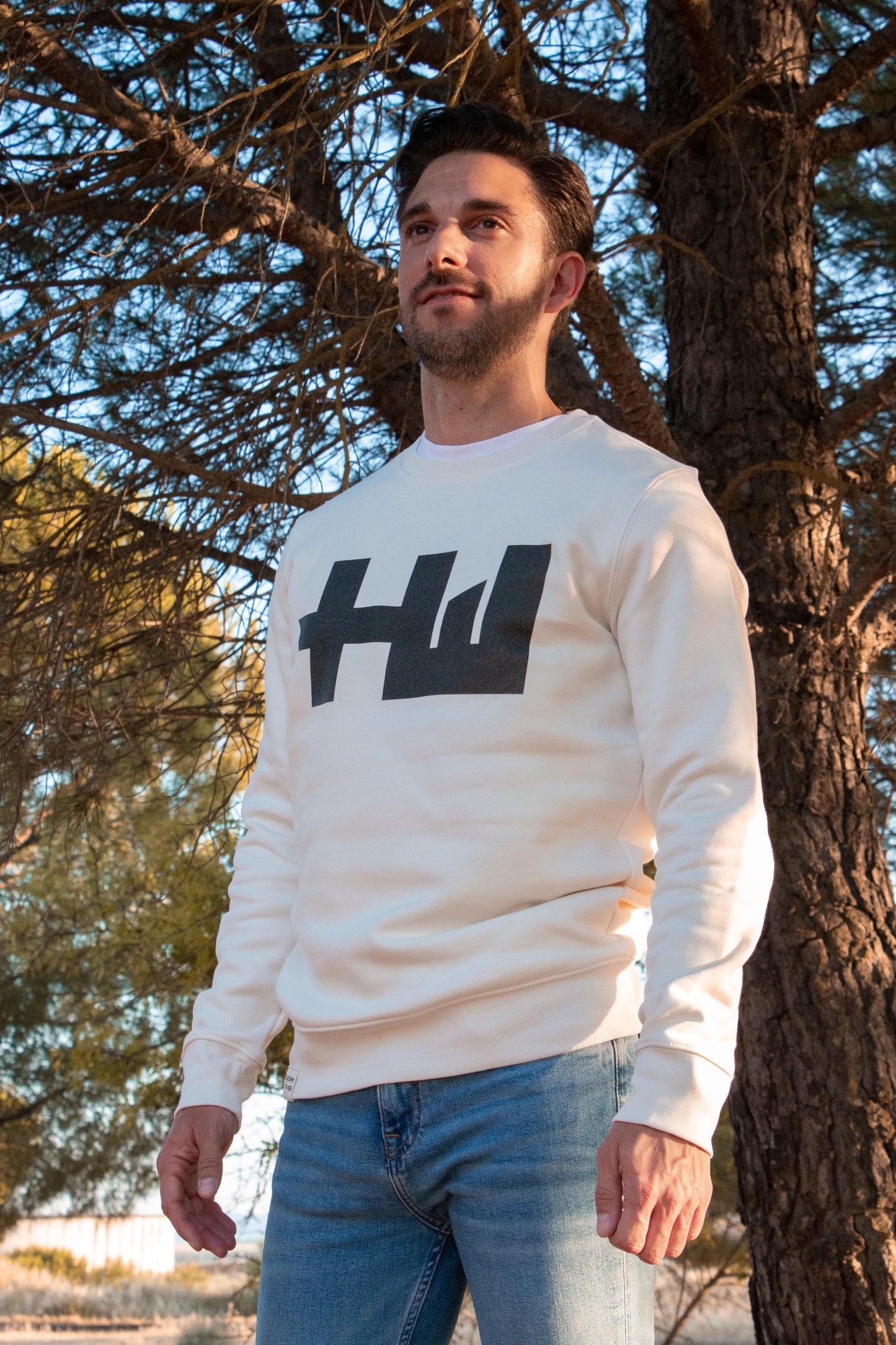 Sudadera HW Pecho + Bordado en espalda - Howl West