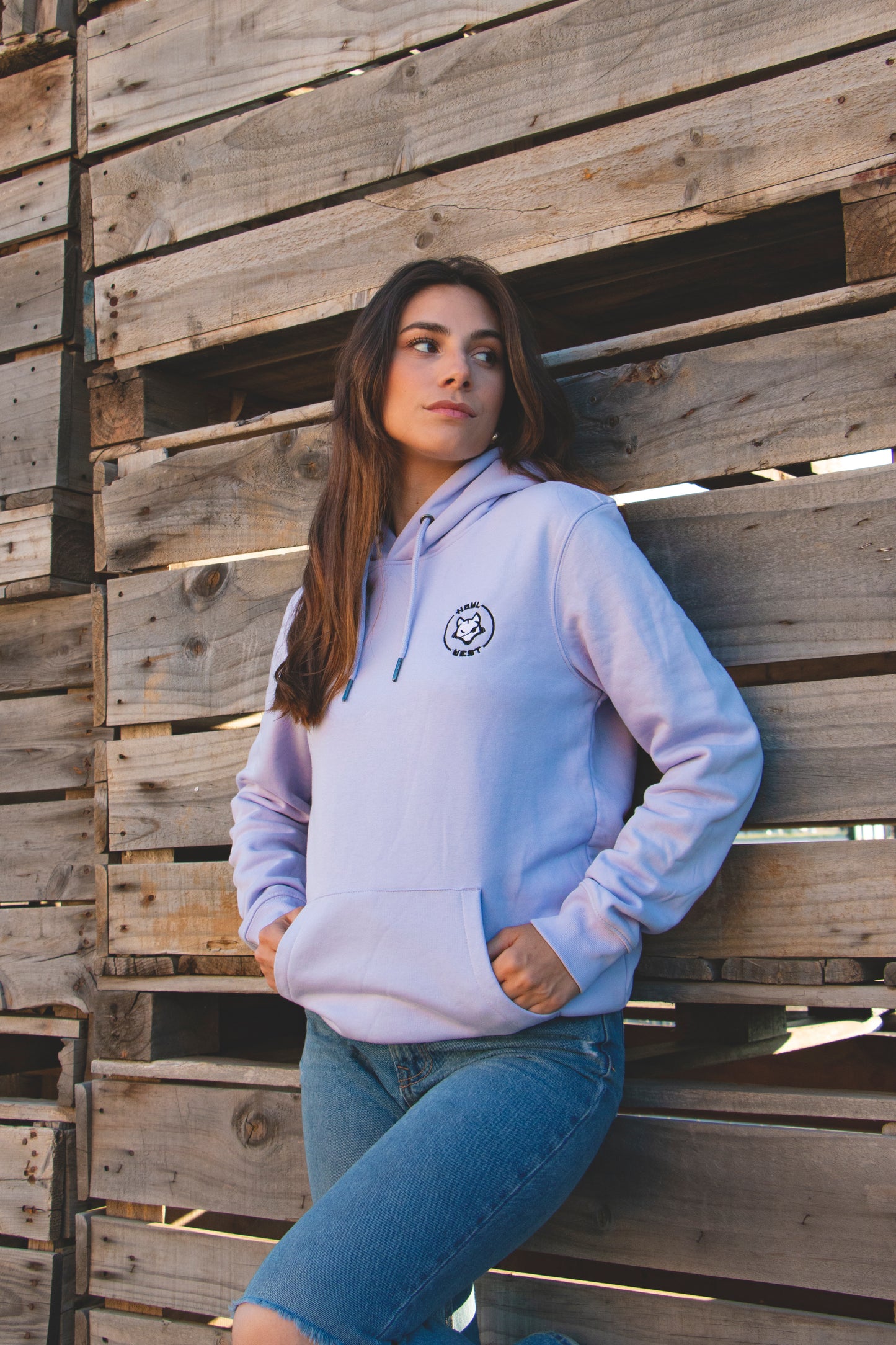 Hoodie Bordado y Espalda Luna - Howl West