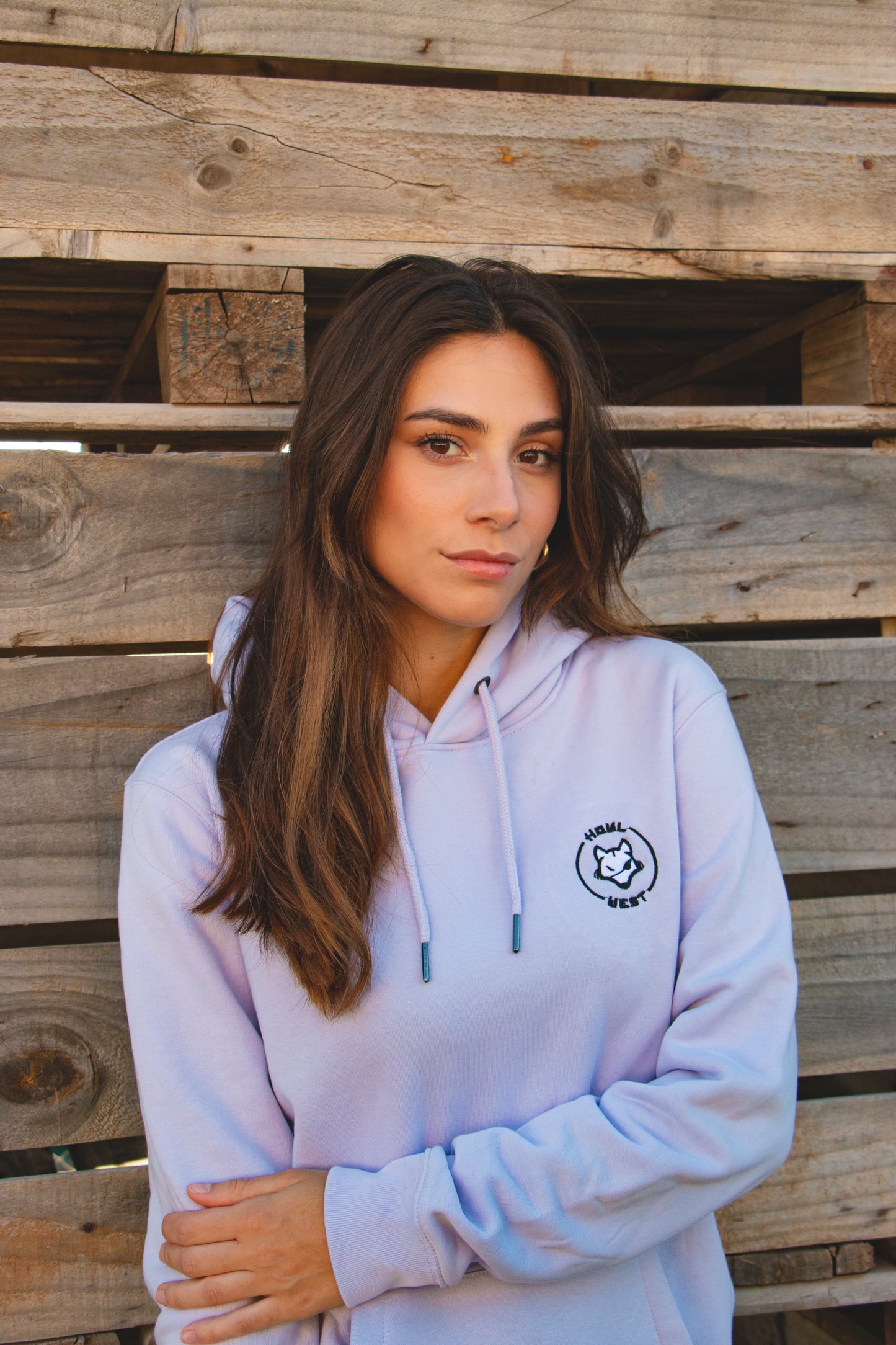 Hoodie Bordado y Espalda Luna - Howl West