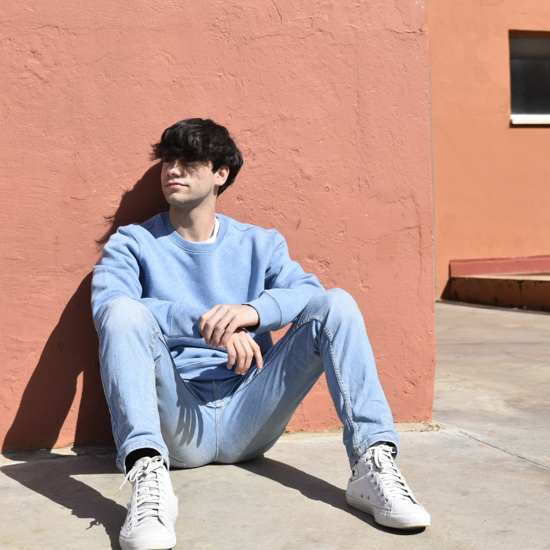 Sudadera Básica Bordado Manga - Howl West