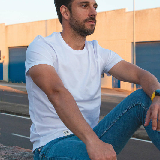 Camiseta Básica Premium - Howl West