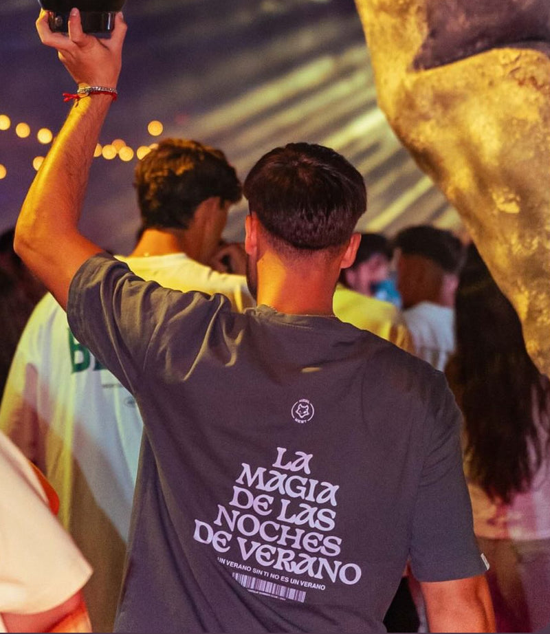 Camiseta oversize las noches de verano urban sostenible